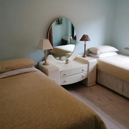 Great Lawne Kinisi 3km From Carrauntohil V93 Hv56 Bed & Breakfast